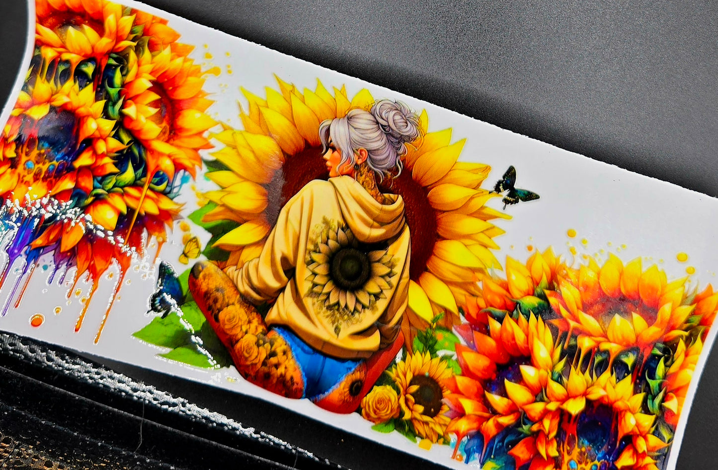 Rebel Bloom: Alternative Girls and Flowers Sparkly Tumbler